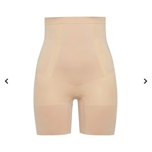 Spanx oncore sculpting shorts -NWT